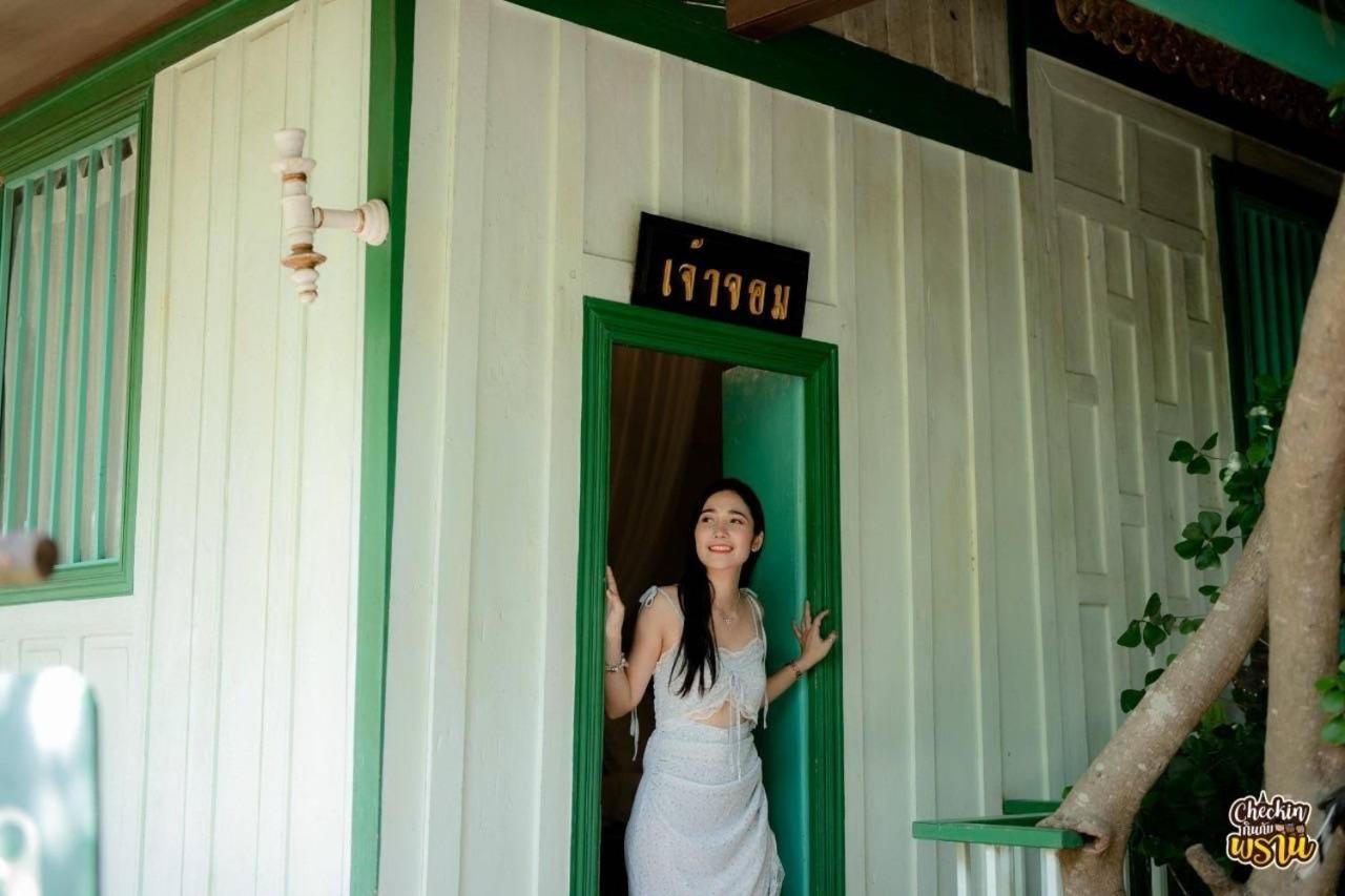 The Antique Riverside Resort Ban Pong  Экстерьер фото