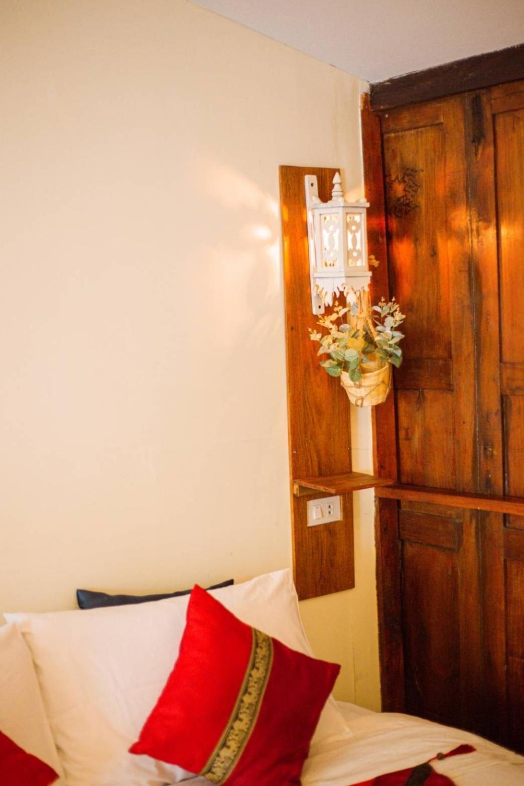 The Antique Riverside Resort Ban Pong  Экстерьер фото