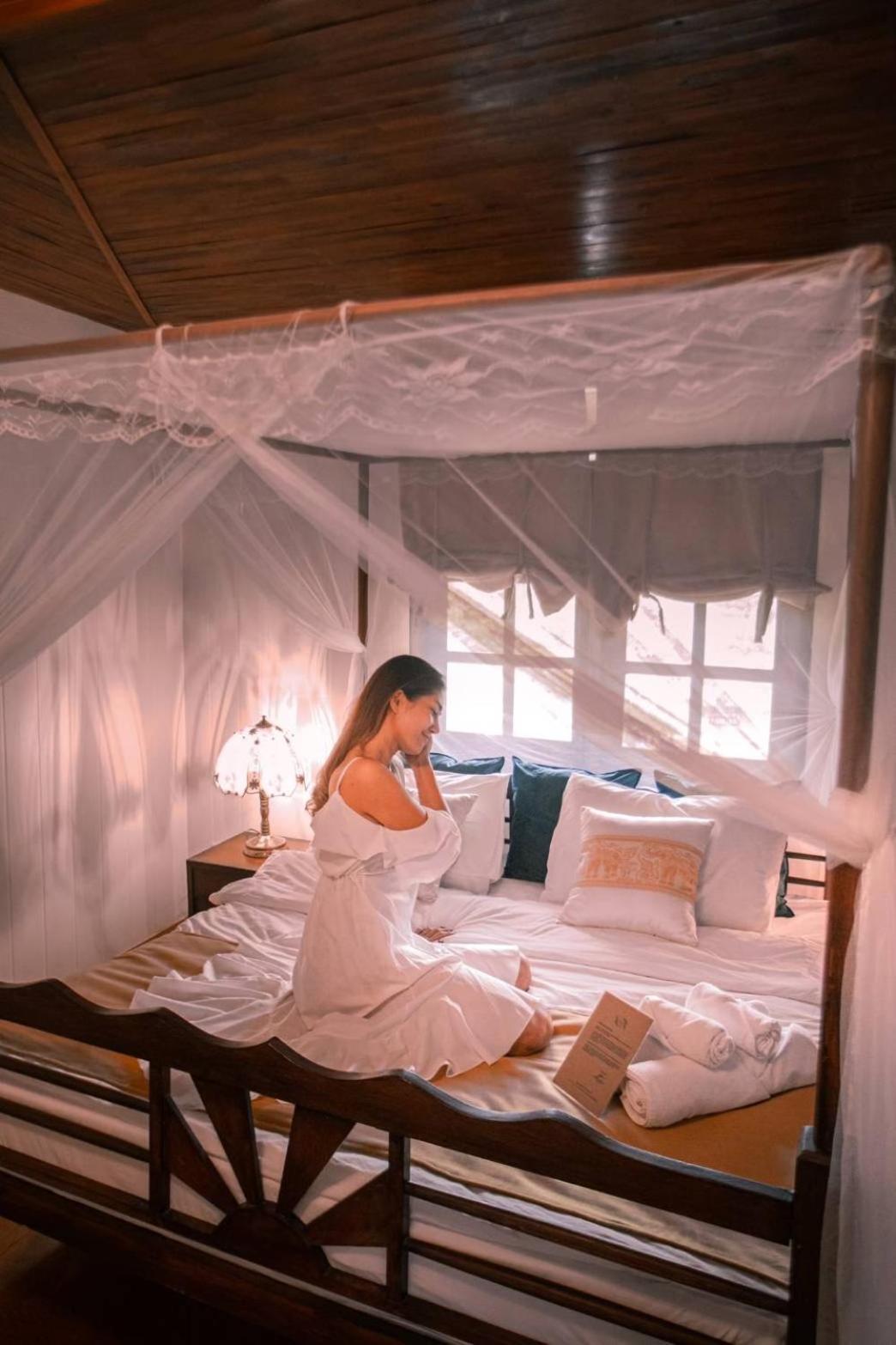 The Antique Riverside Resort Ban Pong  Экстерьер фото